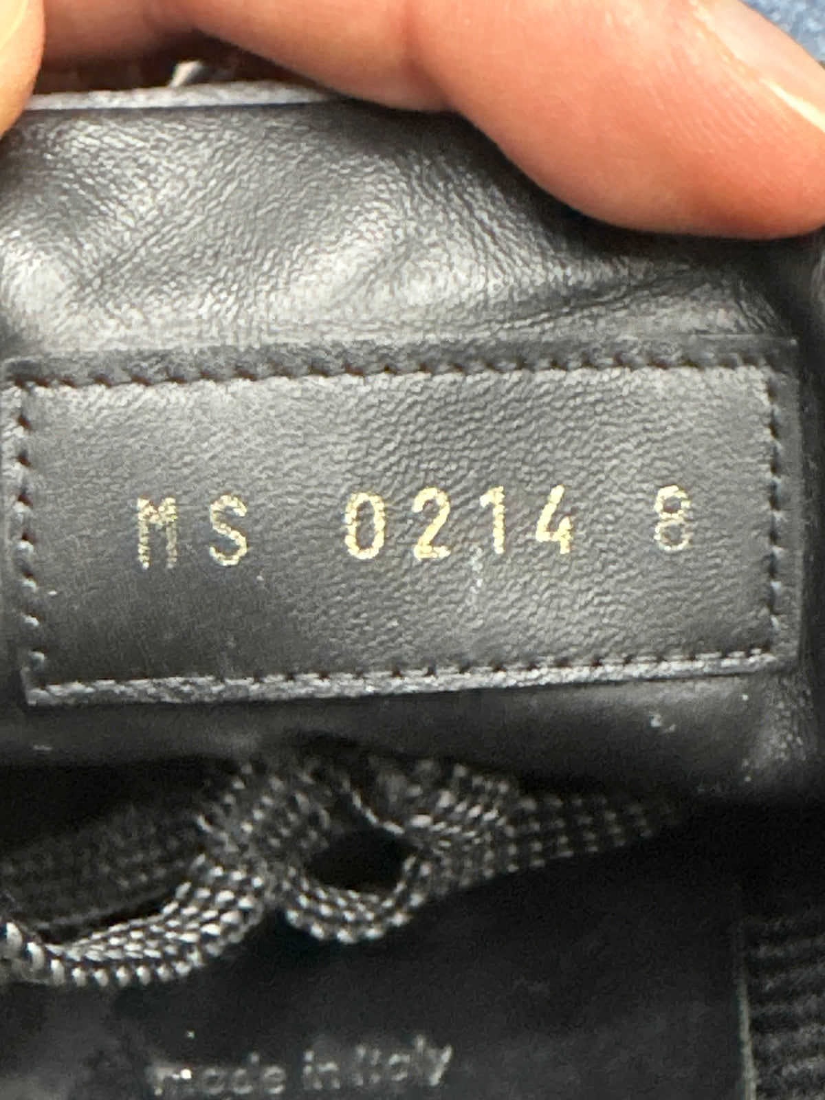 Louis Vuitton Run Away Dark grey/W Preloved