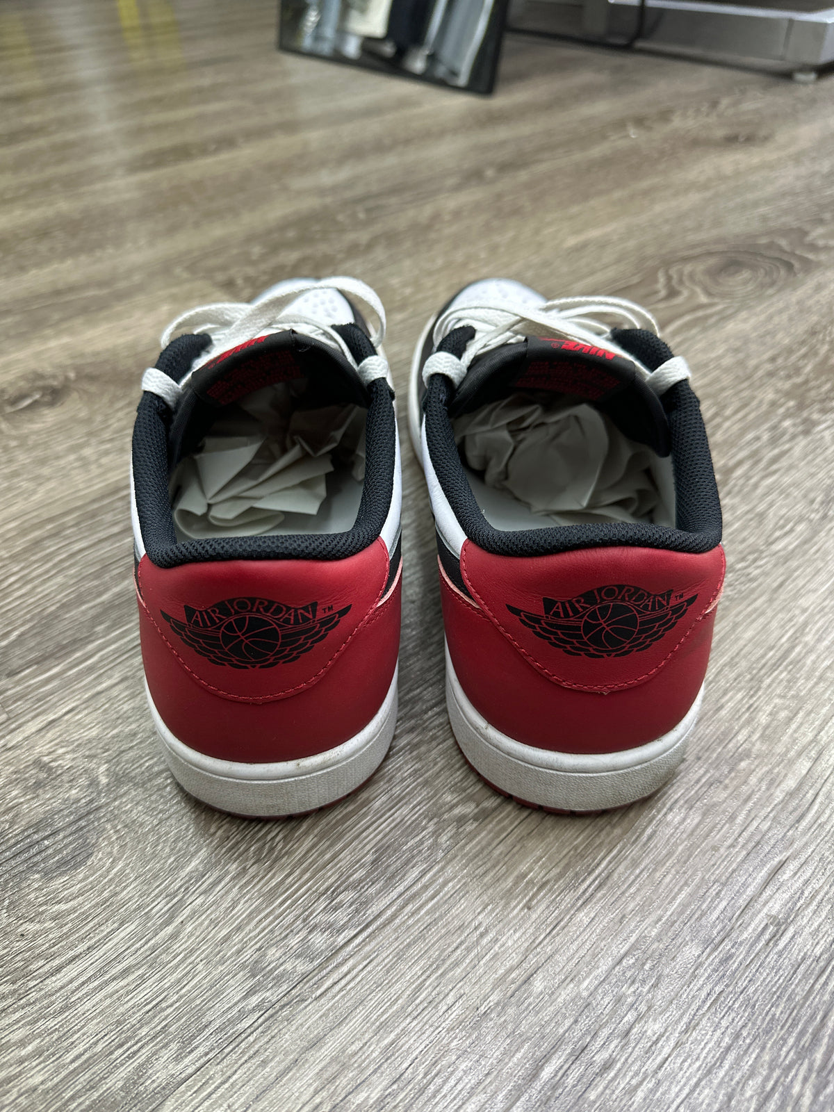 Jordan 1 Low Black Toe Preloved
