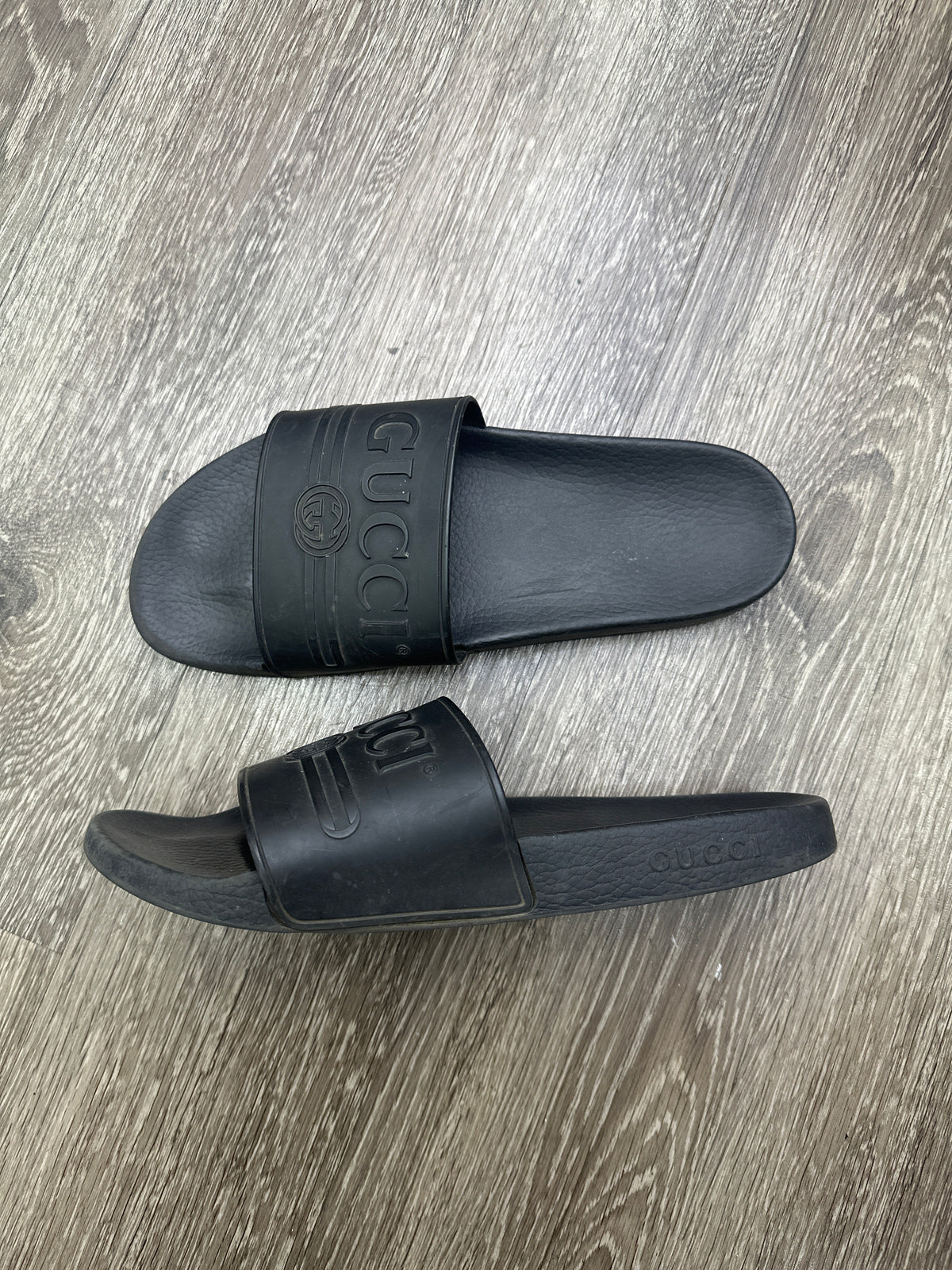 Gucci Logo Rubber Slides Preloved