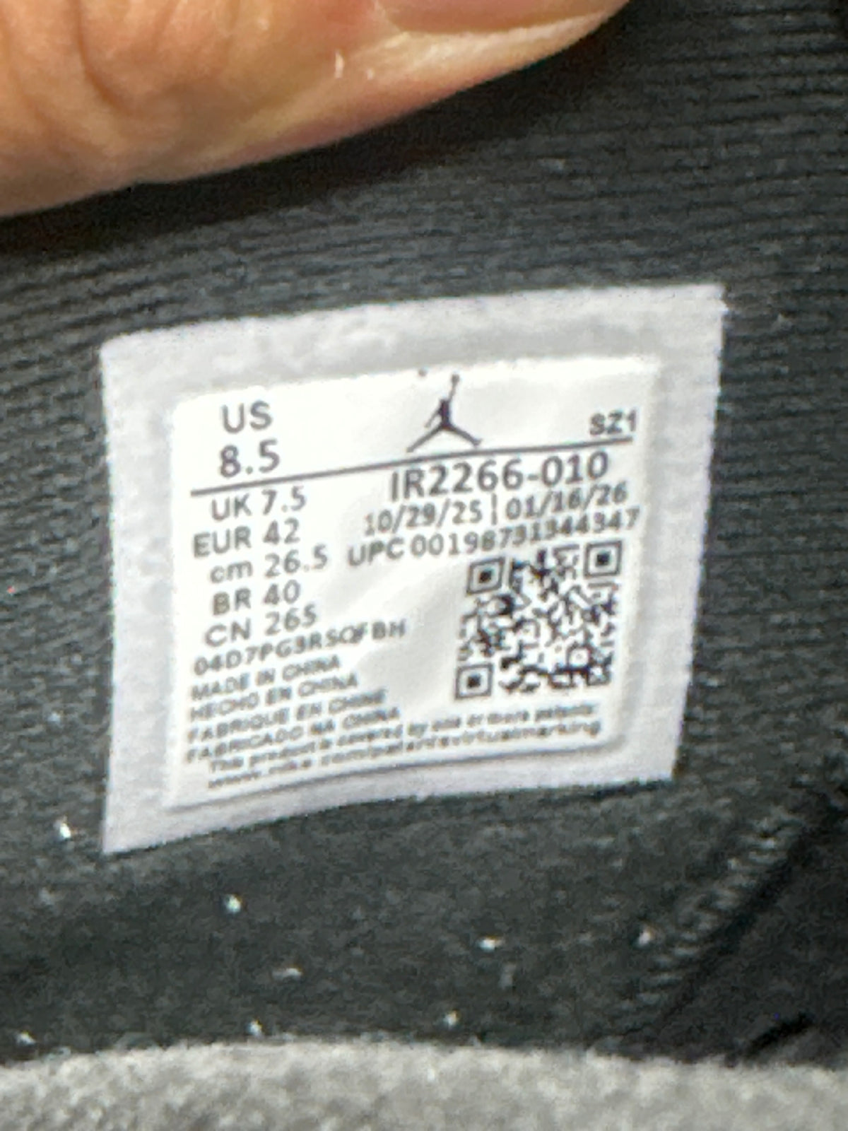 Jordan 6 Cap & Gown Black/Silver Preloved