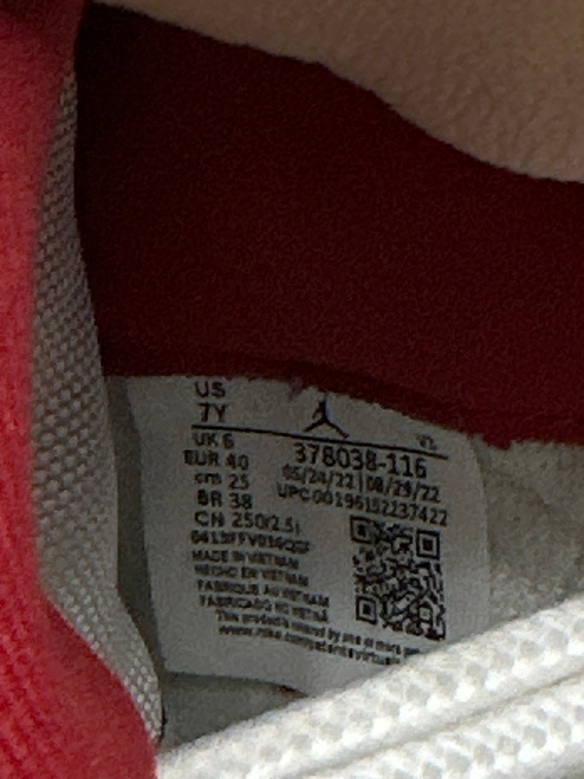 Jordan 11 Cherry Preloved
