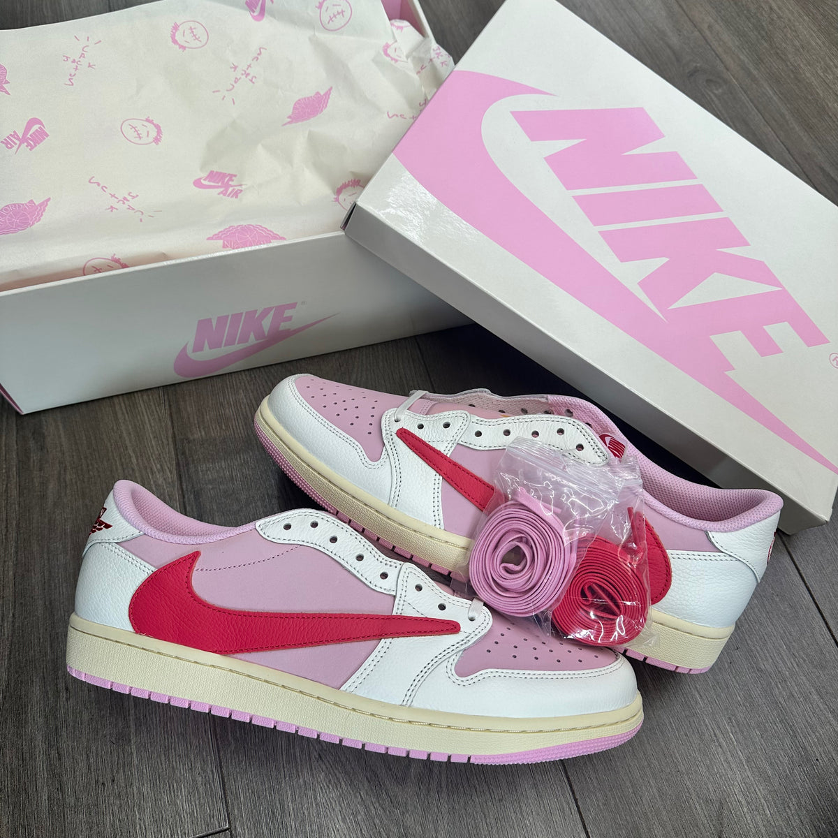 Travis Scott Jordan 1 Low Tropical Pink New
