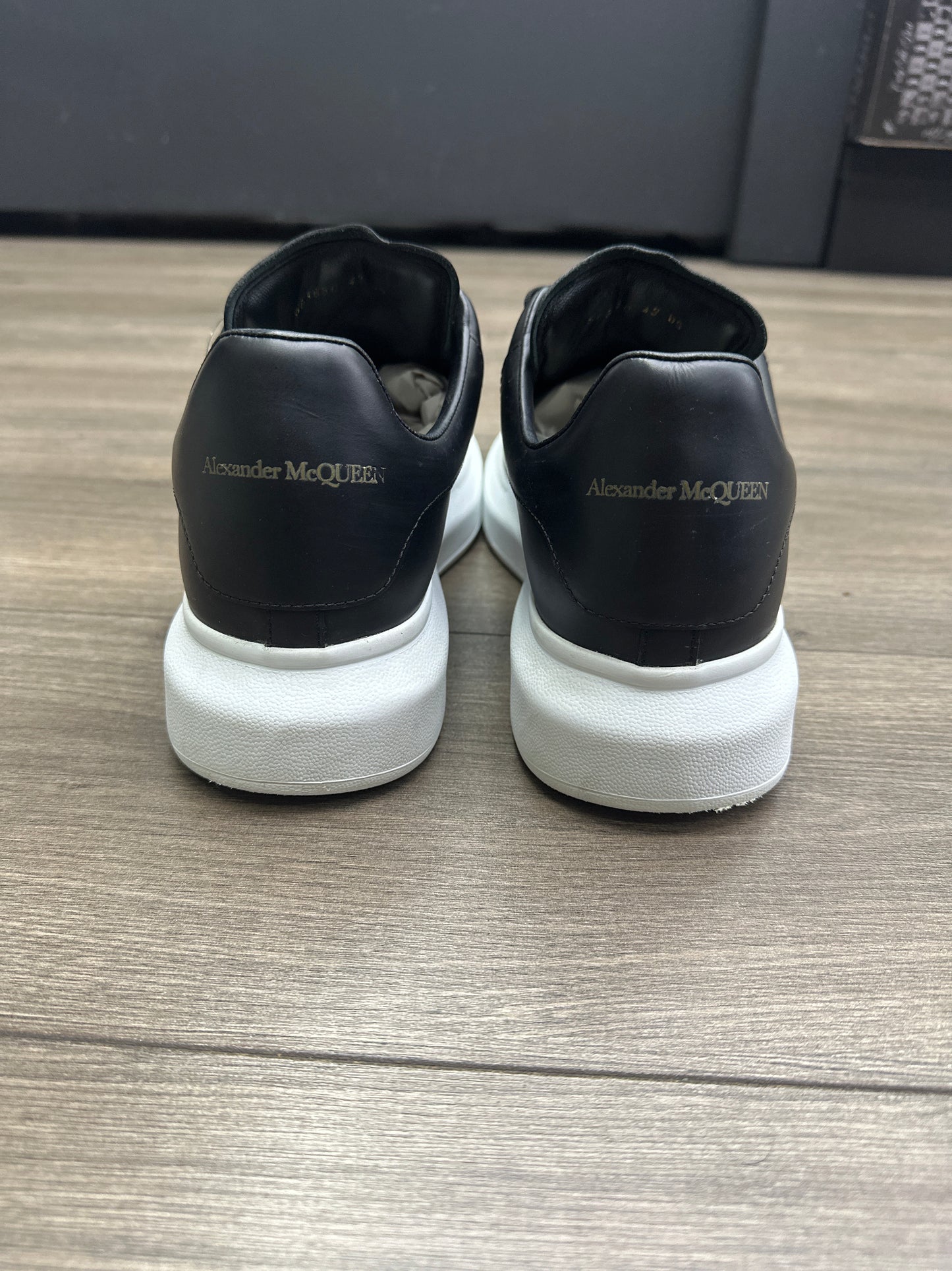Alexander McQueen Black/White Preloved