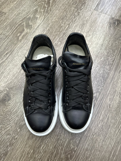 Alexander McQueen Black/White Preloved