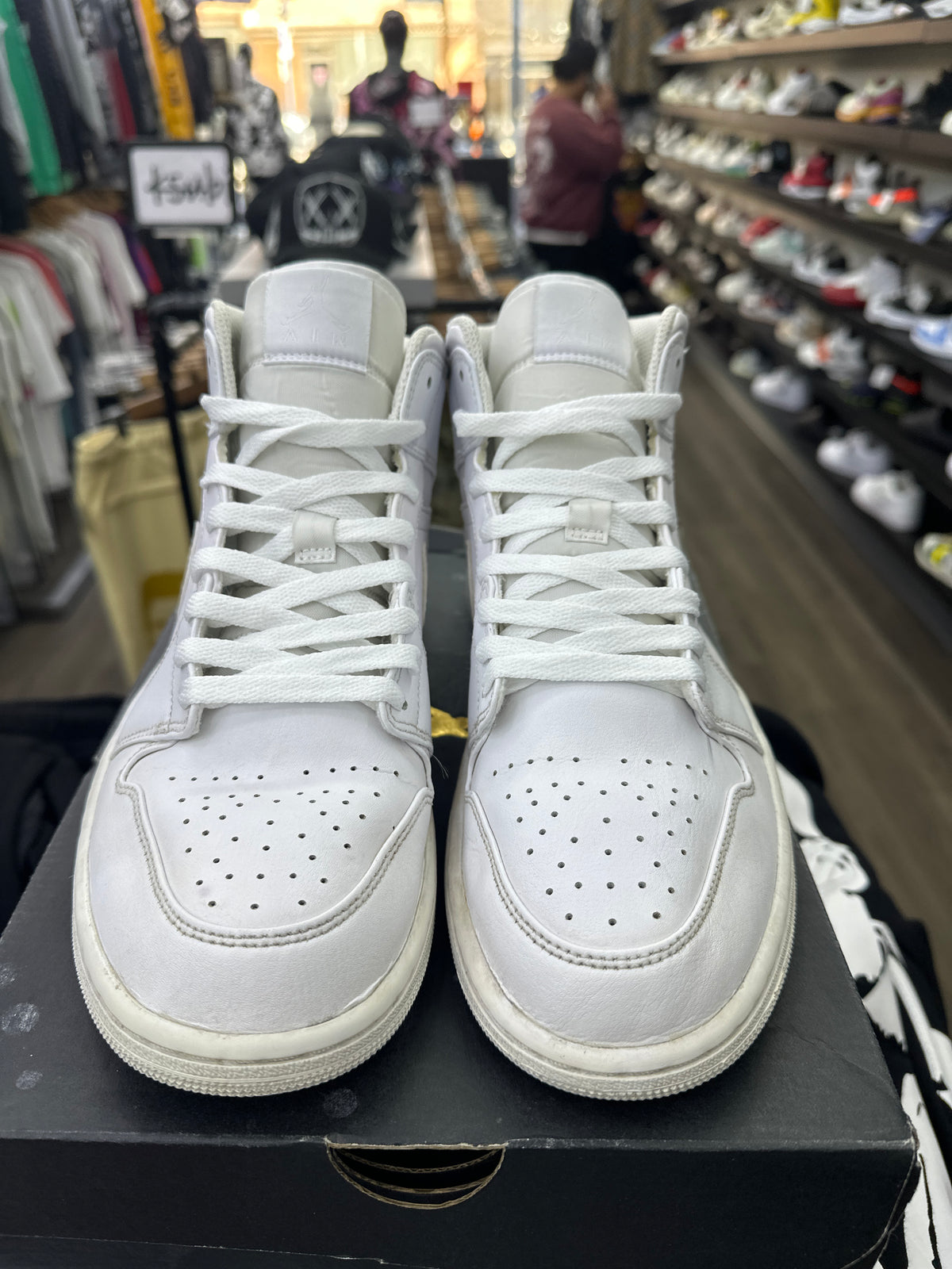 Jordan 1 Mid White Preloved Size 10.5