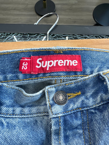 Supreme Light Wash Jeans Preloved