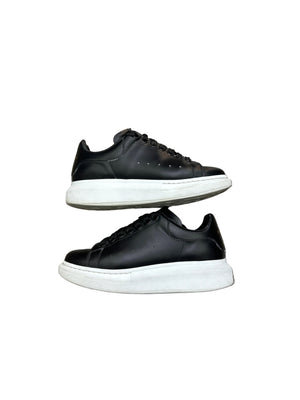 Alexander McQueen Black/White Preloved