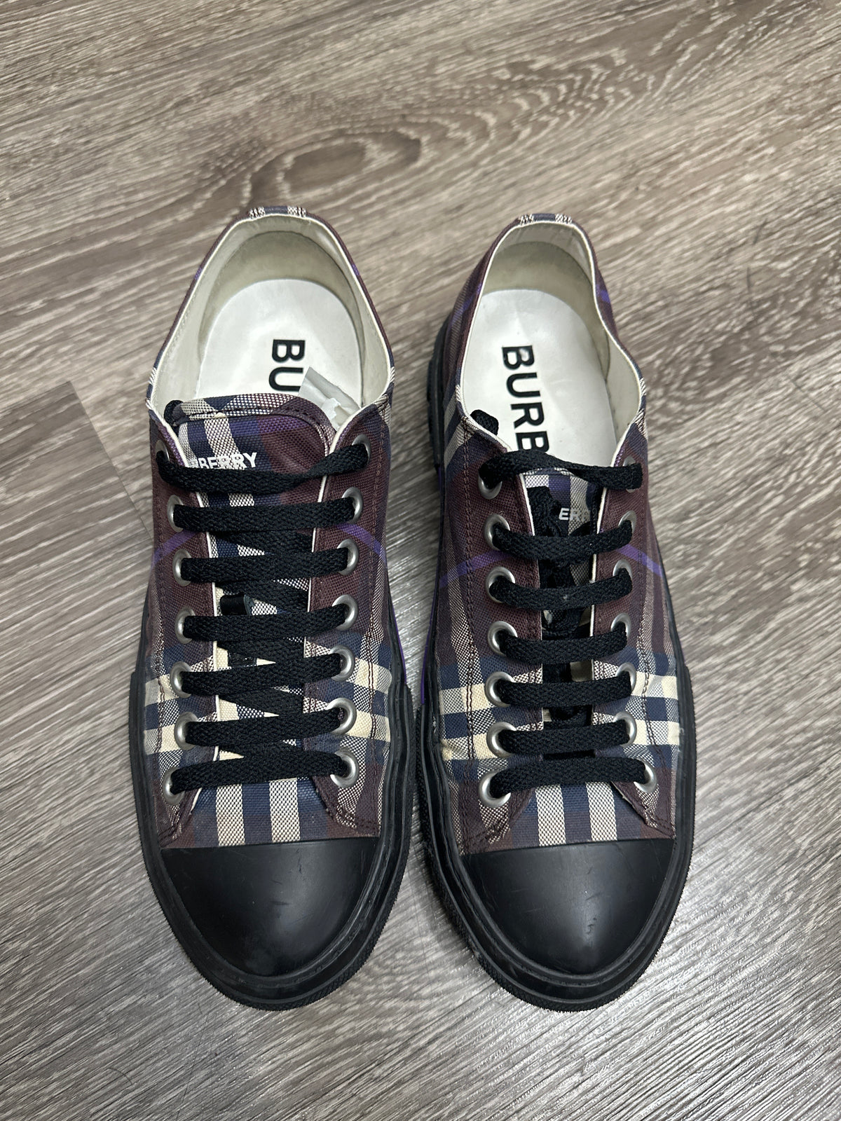 Burberry Vintage Check Burgundy Preloved