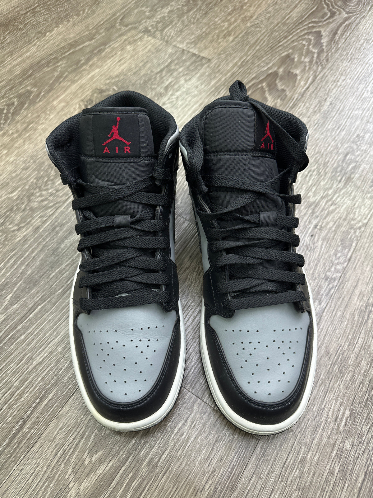 Jordan 1 Mid Shadow Red Preloved Size 9