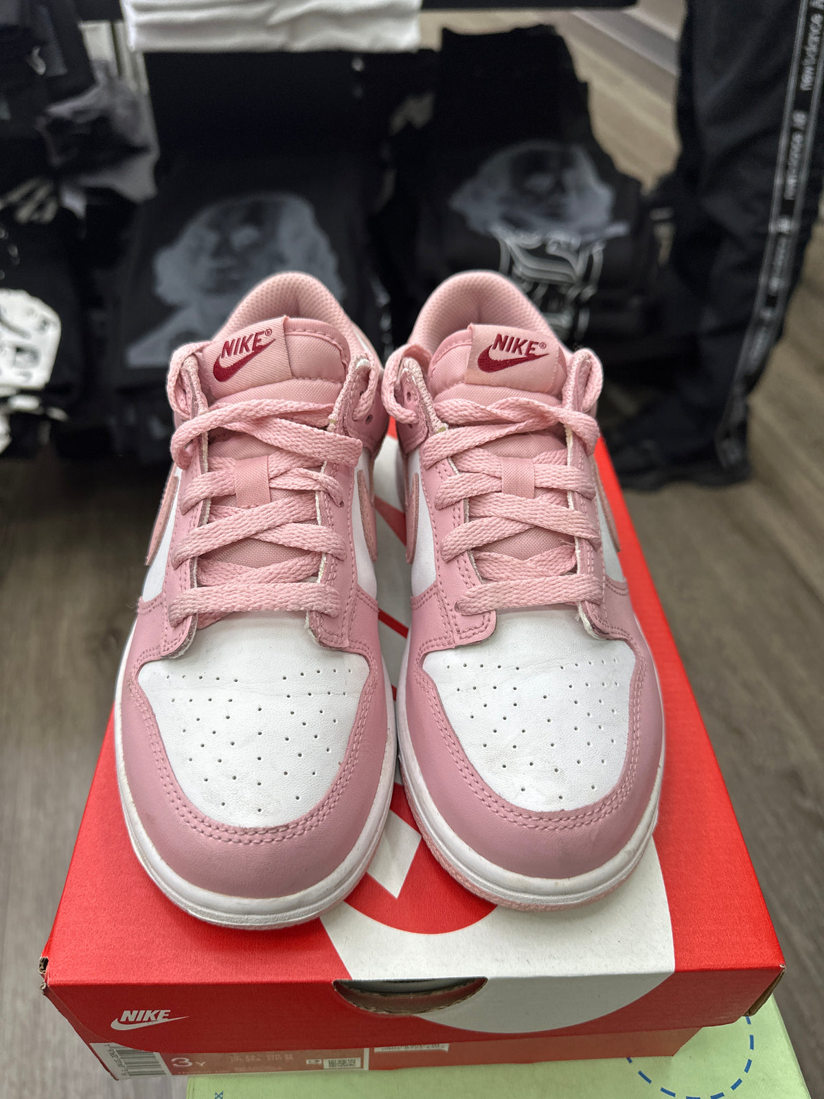 Nike Dunk Low White Pomegranate Preloved