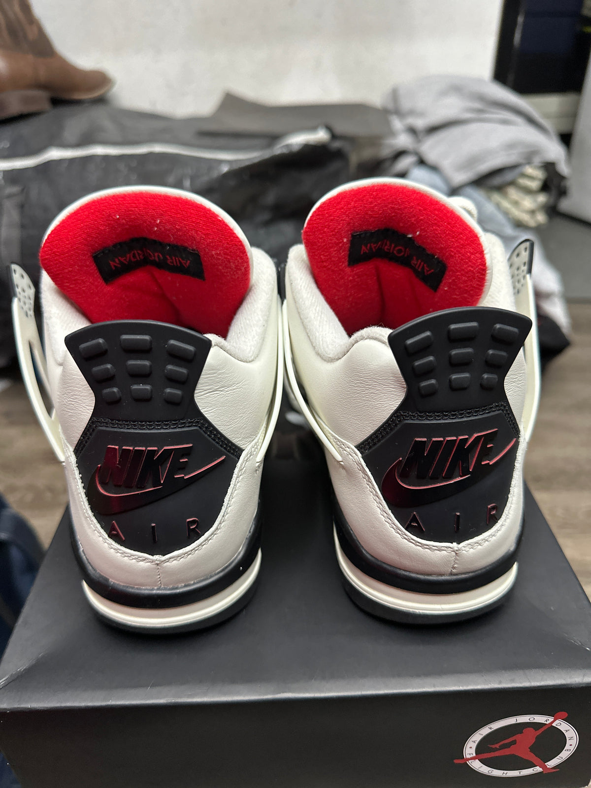 Jordan 4 Flight Club Preloved