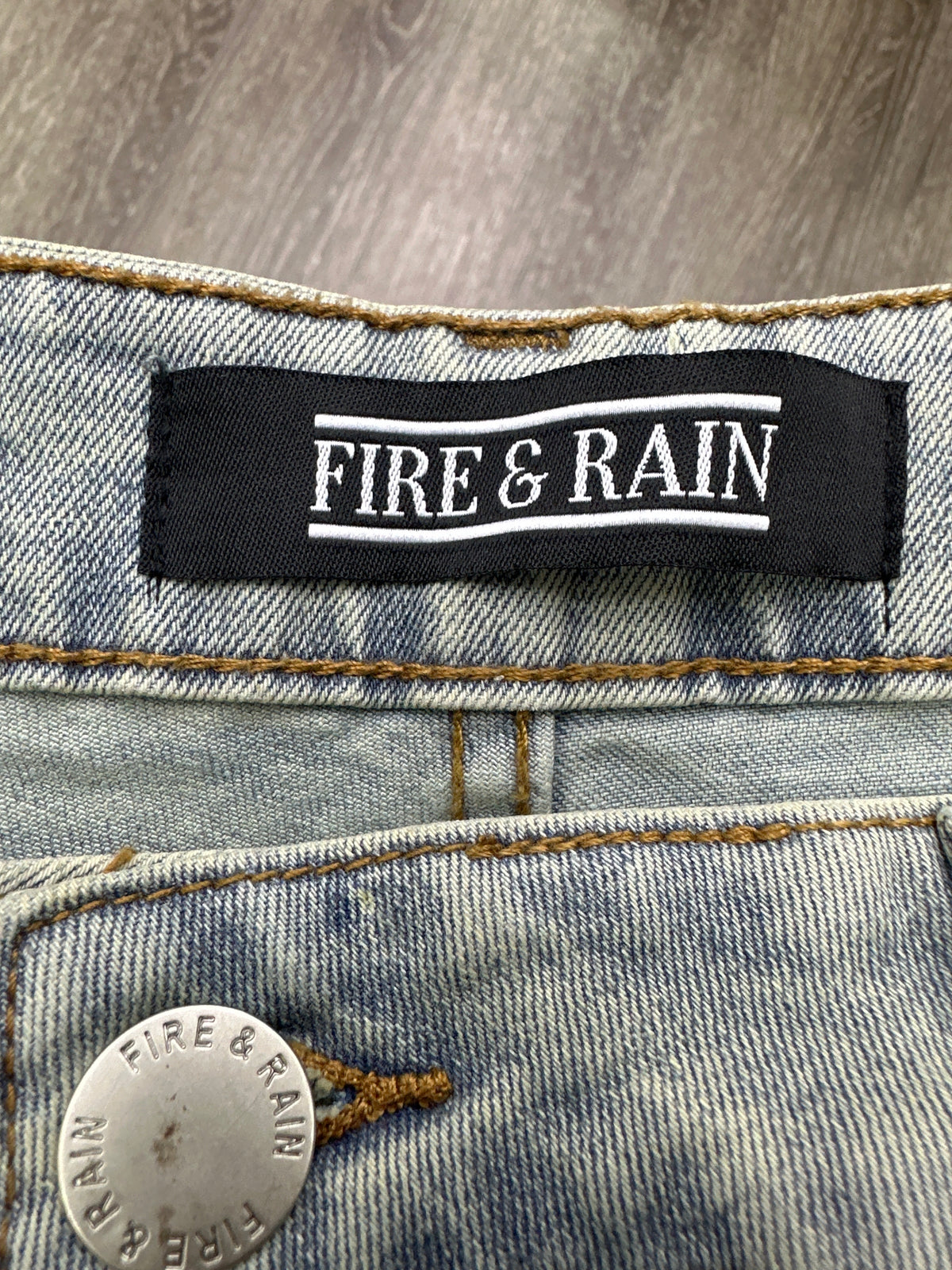 Fire & Rain Light Wash Jean Shorts Preloved