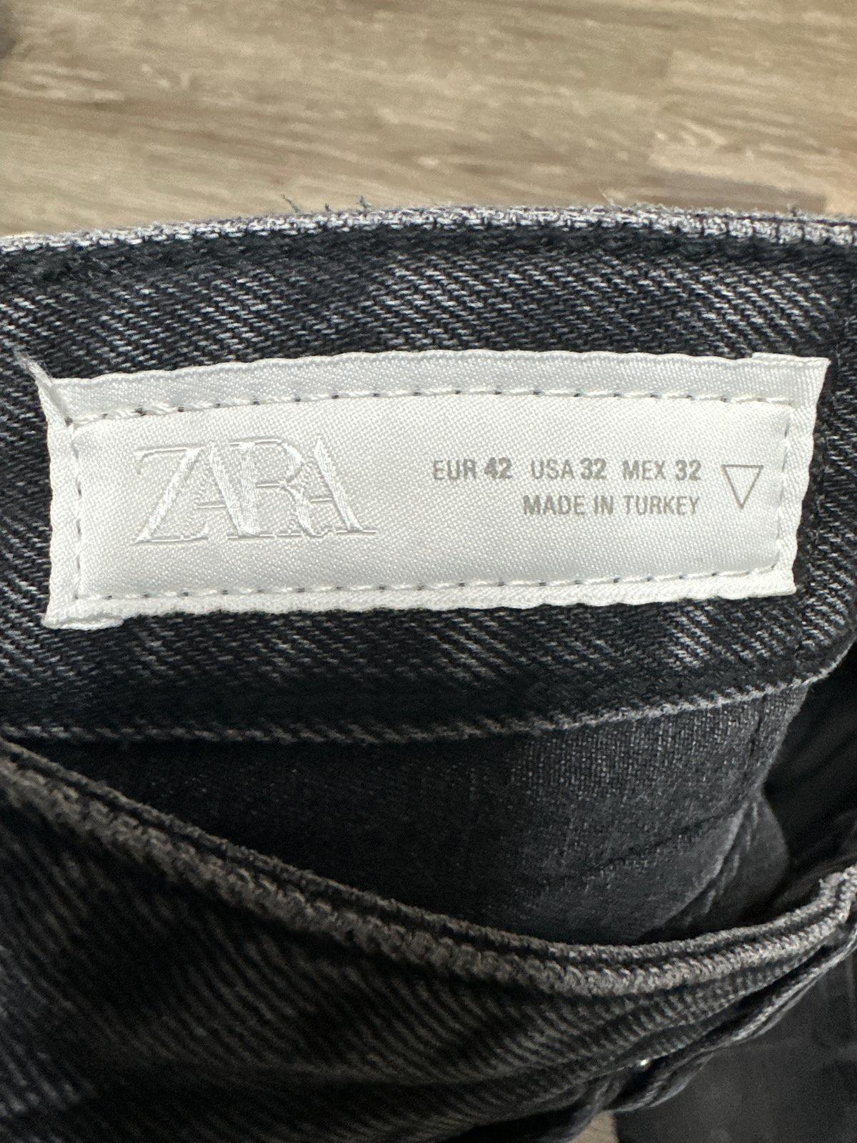 Zara Black Washed Jeans Preloved