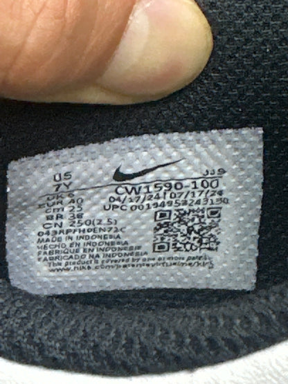Nike Dunk Low Panda Preloved