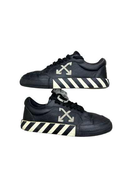 Off-White Low Vulcanized B/W Preloved