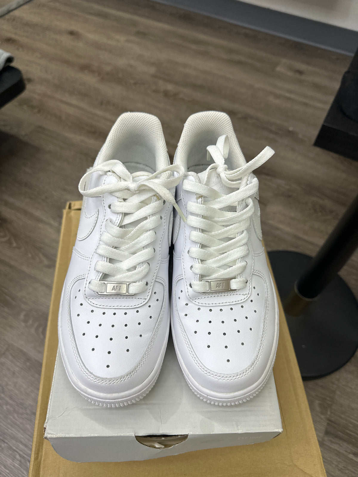 Air Force 1 Triple White Preloved