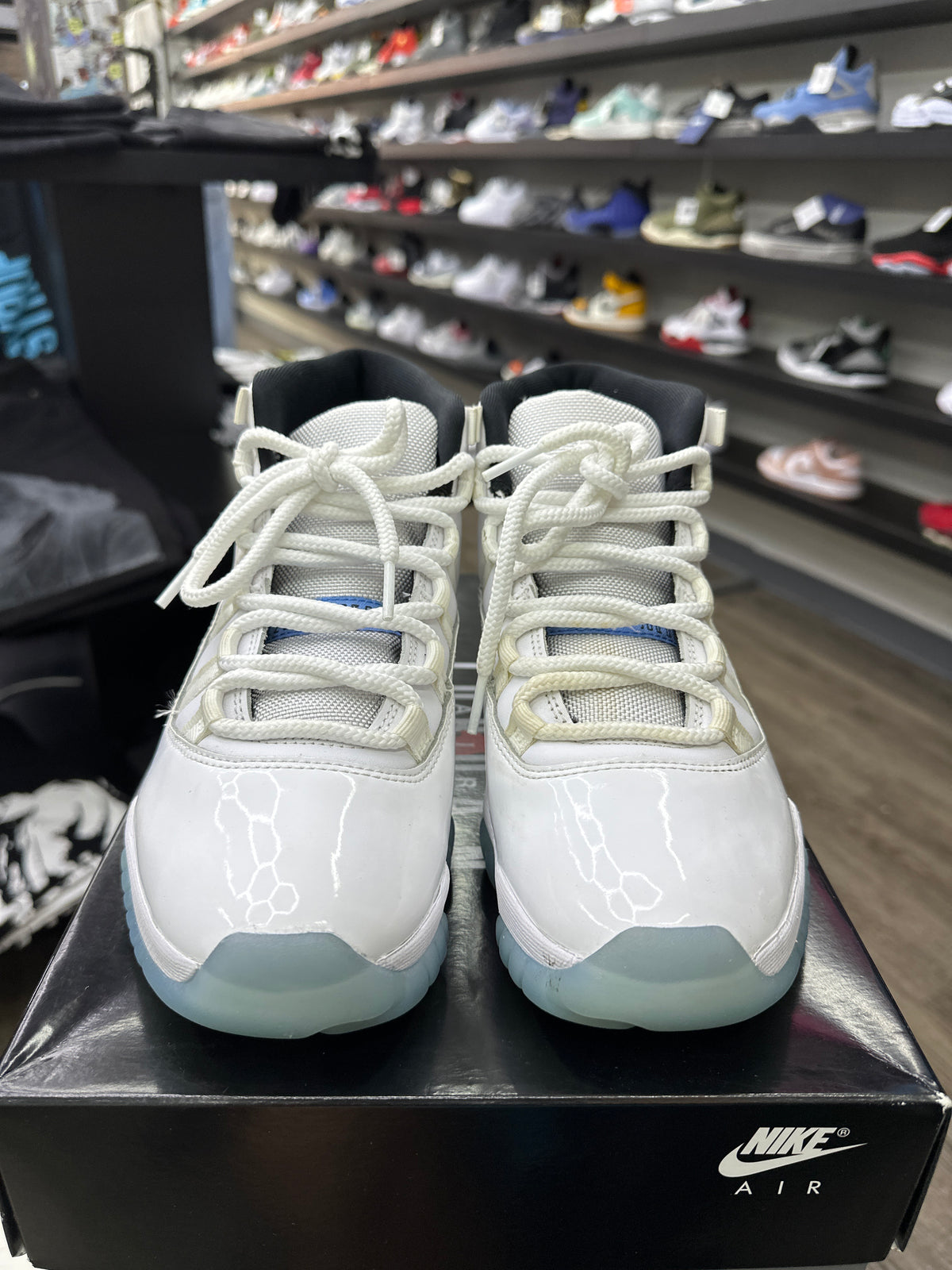 Jordan 11 Legend Blue Preloved