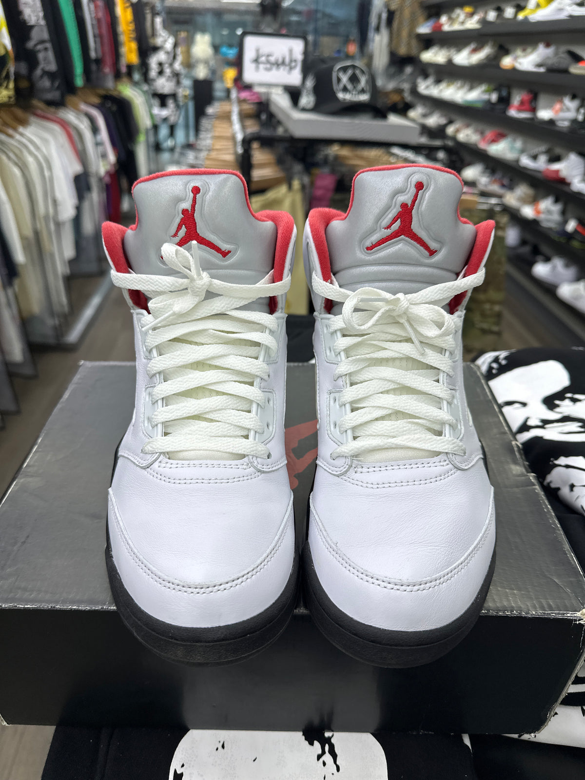 Jordan 5 Fire Red Silver Tongue Preloved Size 8