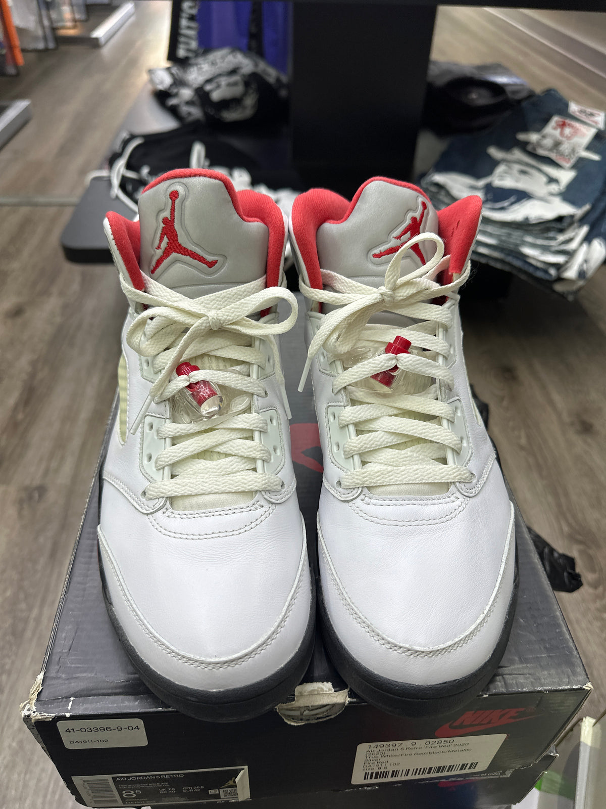 Jordan 5 Fire Red Silver Tongue Preloved Size 8.5
