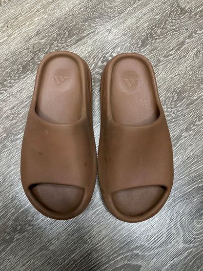 Yeezy Slides Flax Preloved
