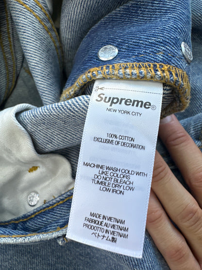 Supreme Light Wash Jeans Preloved