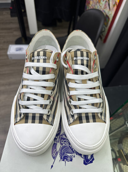 Burberry Jack Check Low Preloved