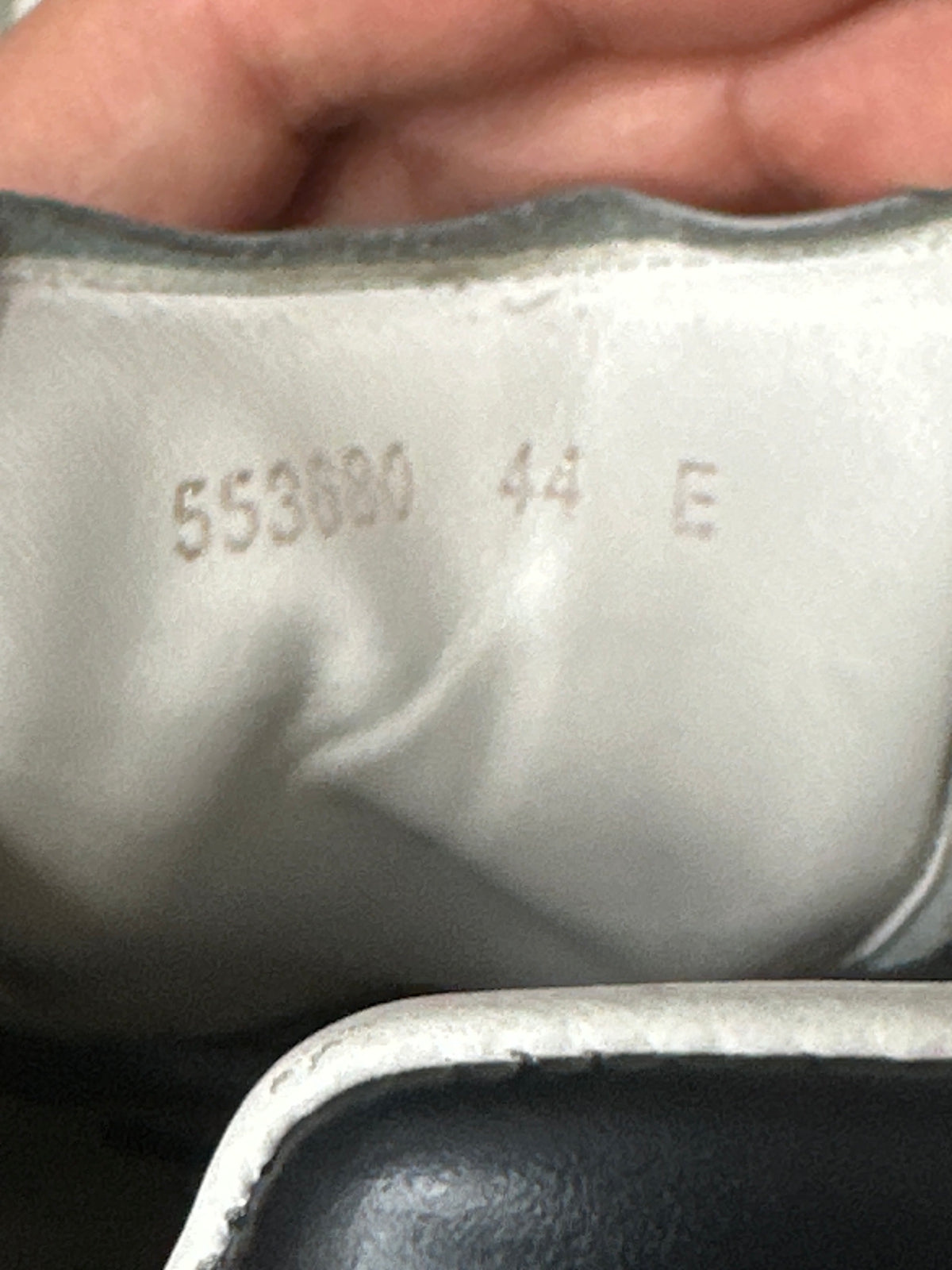 Alexander McQueen White/Blck Preloved