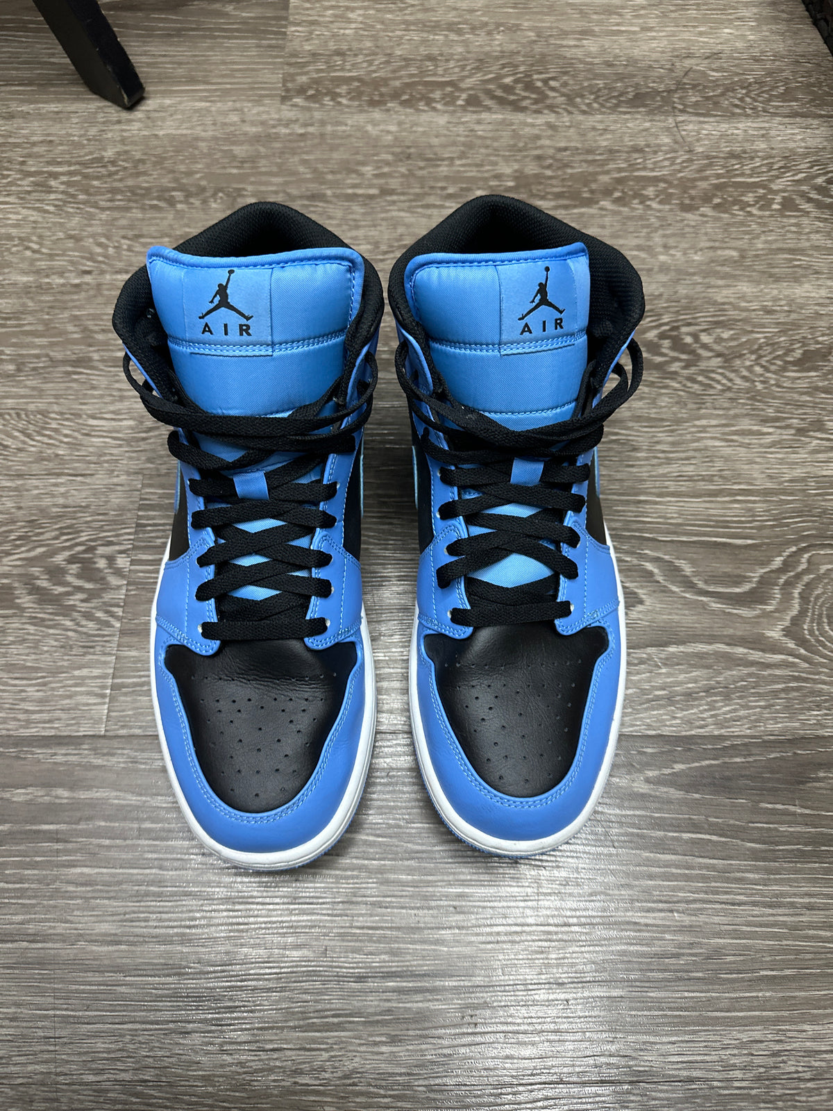 Jordan 1 Mid University Blue Black Preloved