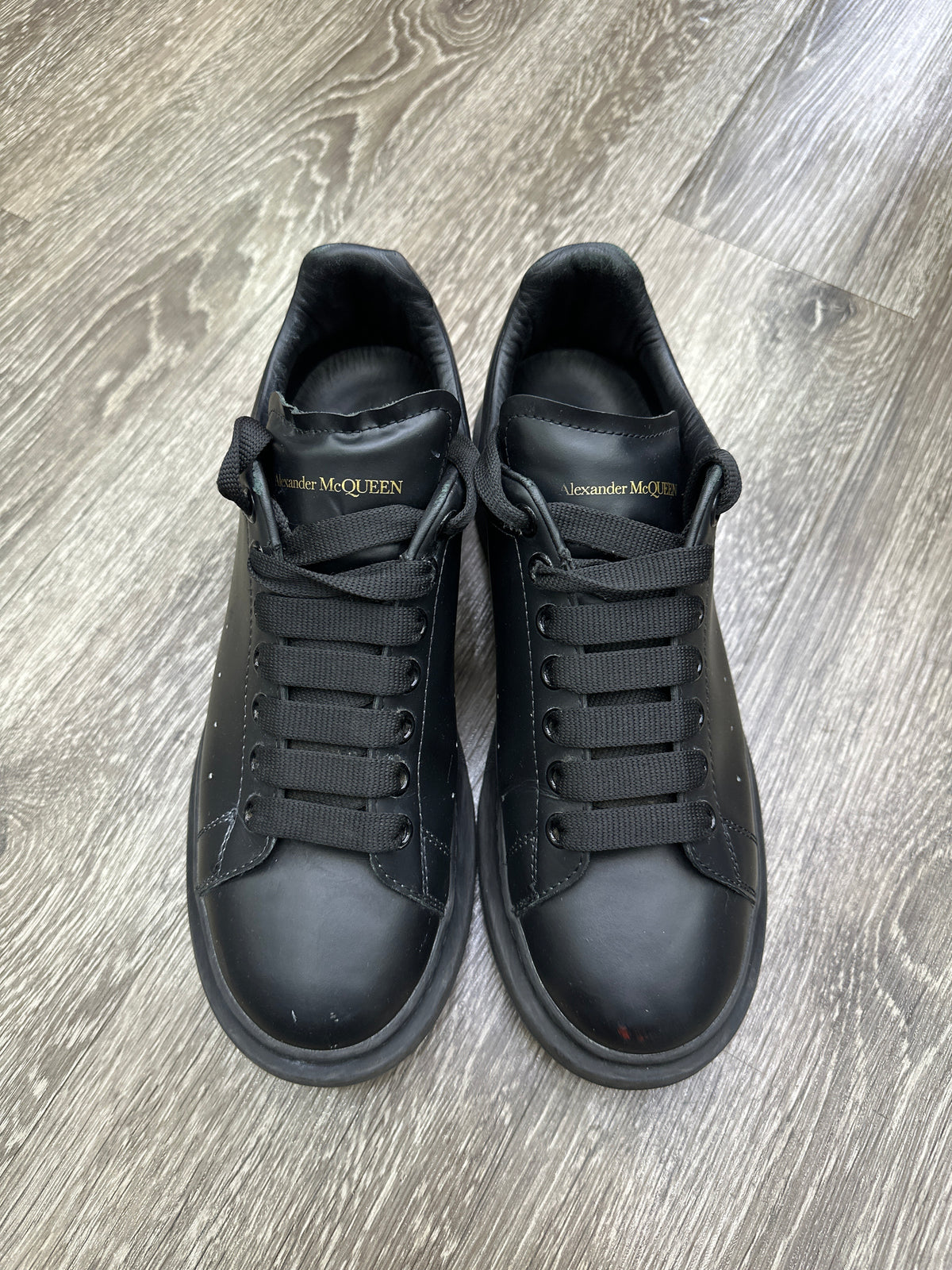 Alexander McQueen Black/Black Preloved